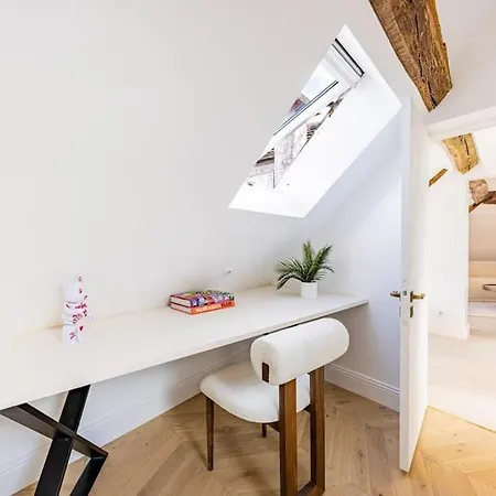 Appartement 3 Bedrooms Sacree Coeur Place Du Tertre Montmartre Paris